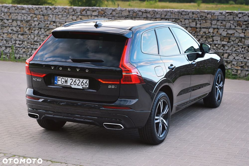 Volvo XC 60 B5 D AWD R-Design - 6