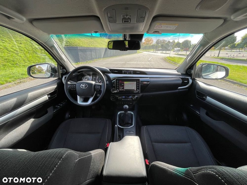 Toyota Hilux 2.8 D-4D Double Cab SR5 4x4 - 26