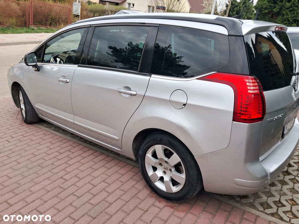Peugeot 5008 - 2