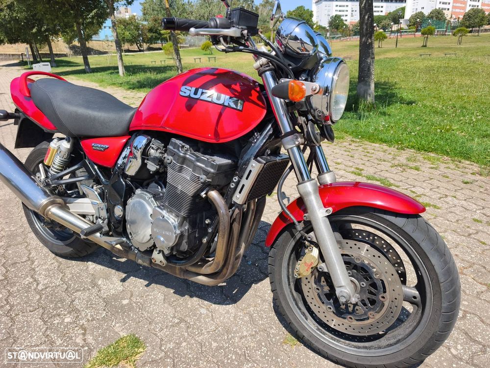 Suzuki GSX 1200 - 12