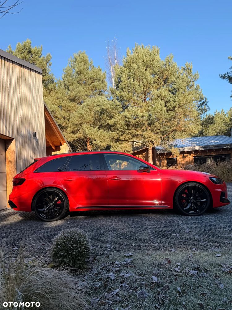 Audi RS4 Avant - 4