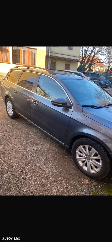 Volkswagen Passat Variant 2.0 TDI Blue TDI DSG Comfortline - 3
