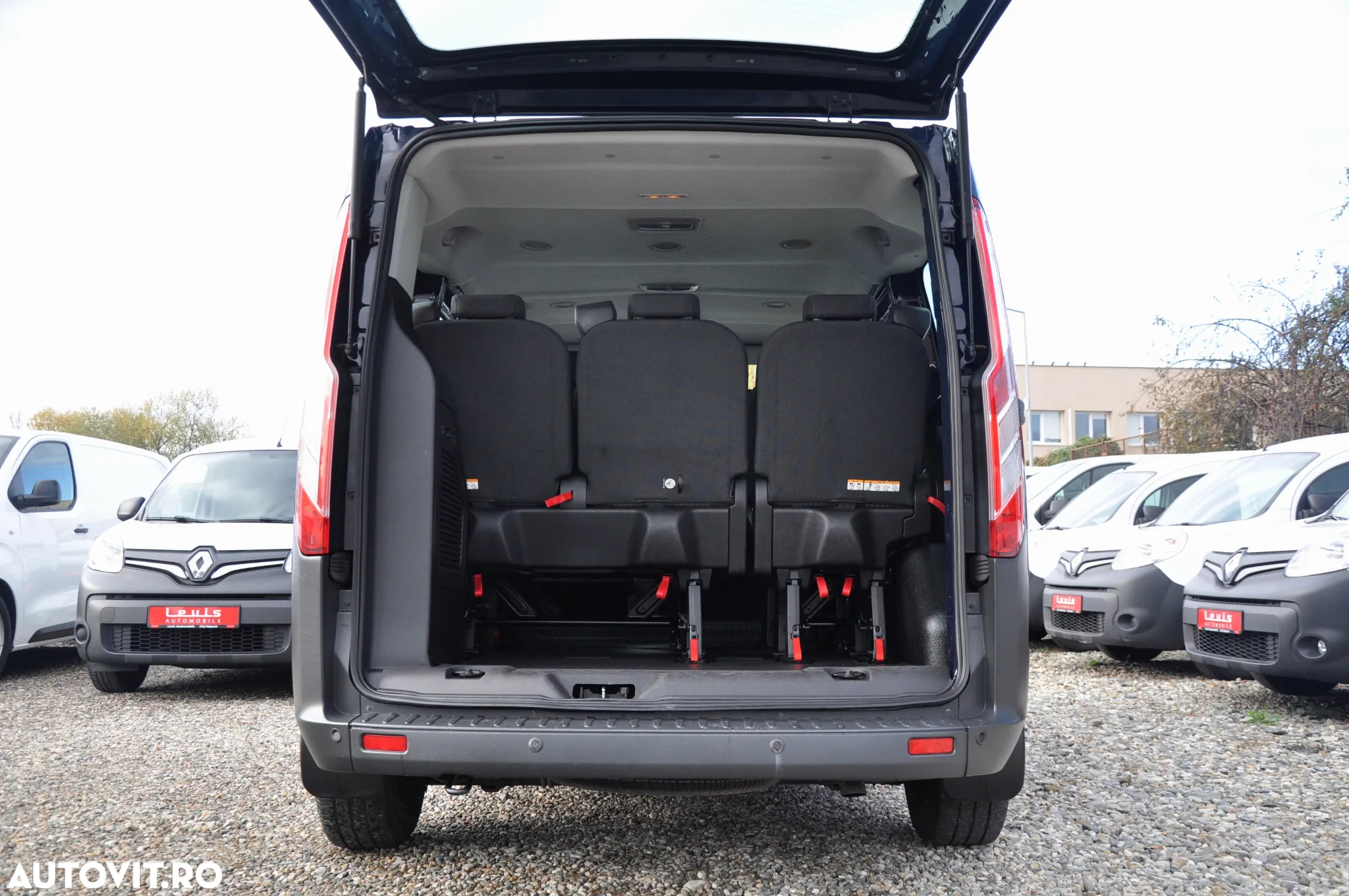 Ford Transit Custom Kombi 9 Locuri - 8