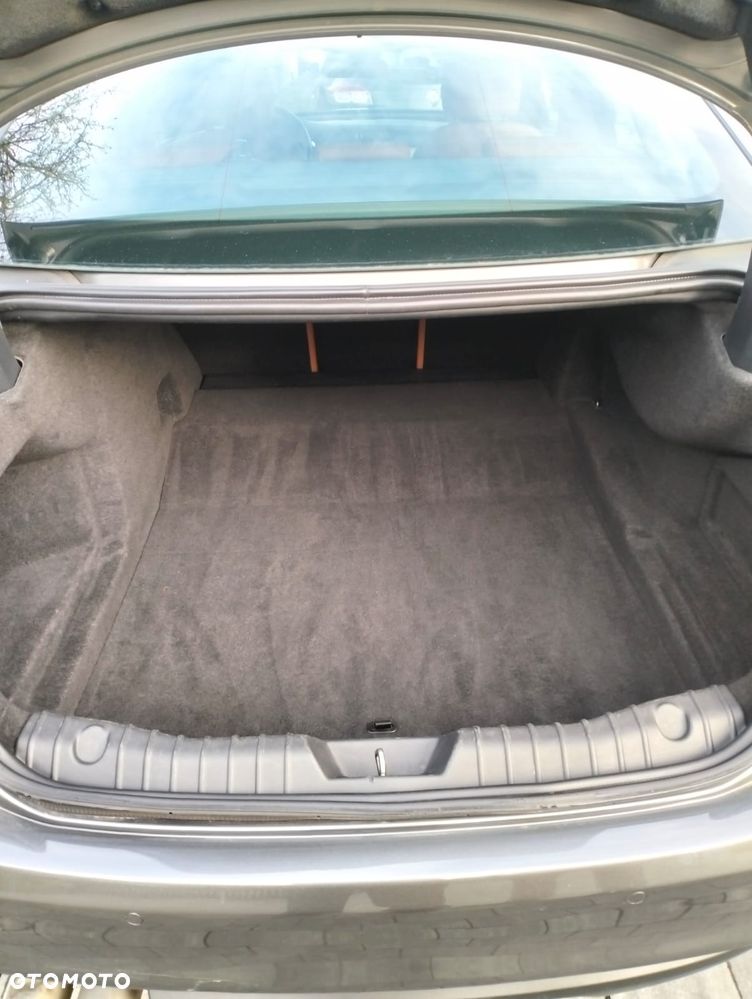 Jaguar XF 20d Portfolio - 14