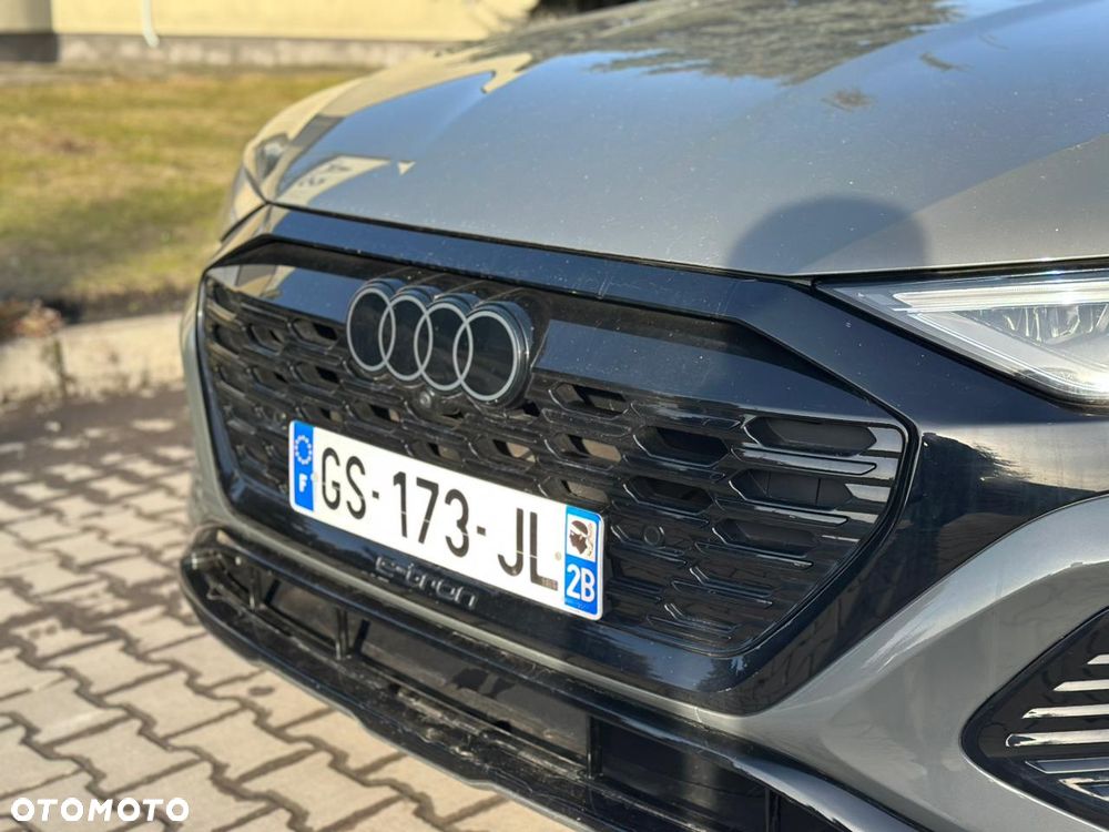 Audi Q8 Sportback e-tron - 8