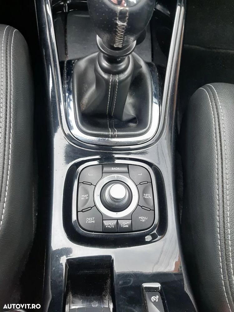 Renault Megane ENERGY dCi 130 Start & Stop Bose Edition - 4