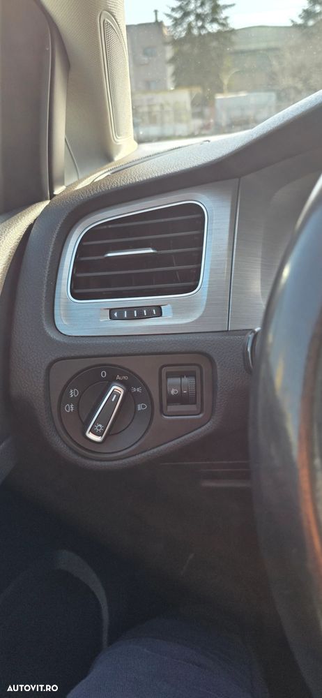 Volkswagen Golf 1.6 TDI BlueMotion Technology Lounge - 33