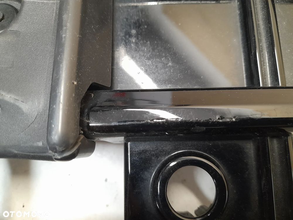 VW TOUAREG III  R-LINE KRATKA ŚRODKOWA ZDERZAKA PRZEDNIEGO 760853677 - 6