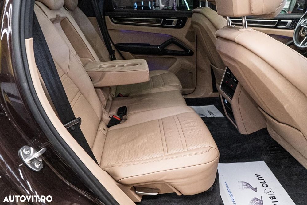 Porsche Cayenne E-Hybrid Tiptronic S Platinum Edition - 9