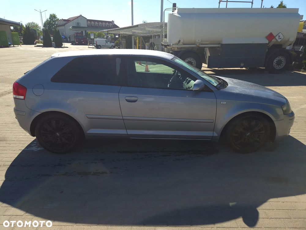 Audi A3 3-drzwiowe 1.6 FSI Ambiente - 17