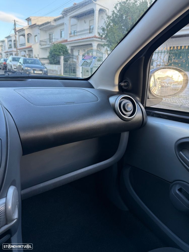 Peugeot 107 1.0 Black&Silver E5 - 24