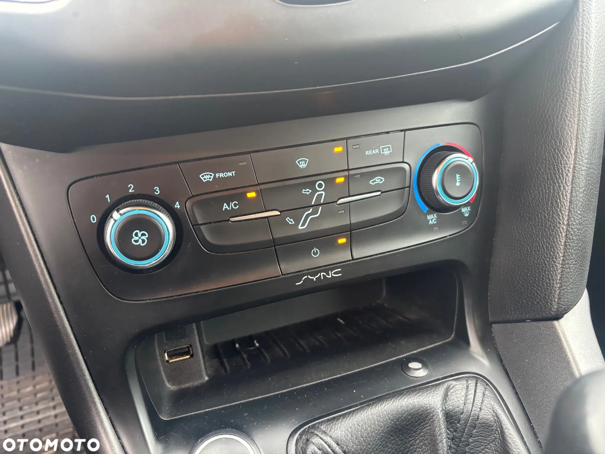Ford Focus 1.5 TDCi Gold X - 2