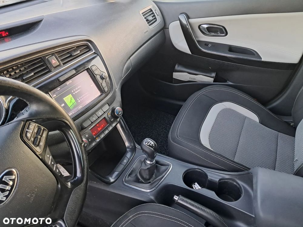 Kia Ceed 1.6 CRDi 136 ISG Platinum Edition - 15