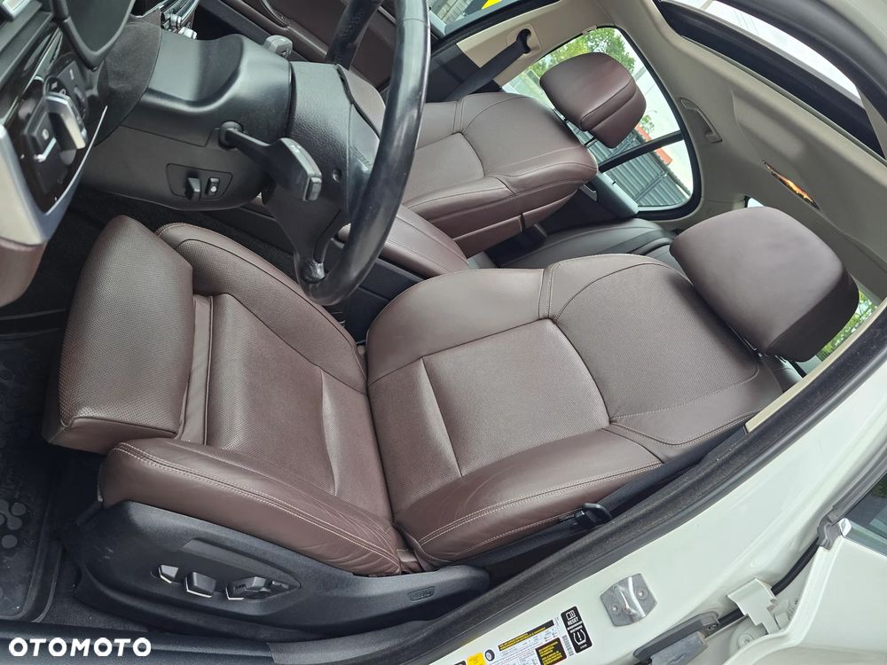 BMW Seria 5 535i xDrive Sport-Aut Luxury Line - 29