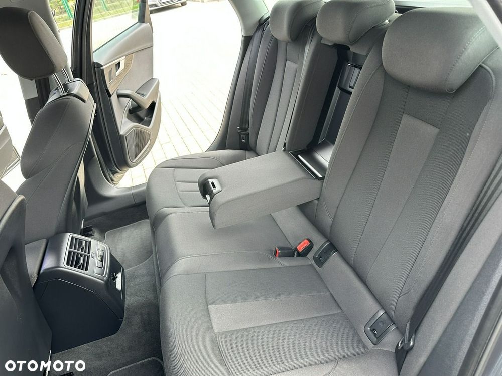 Audi A4 Avant 40 TFSI S tronic S line - 14