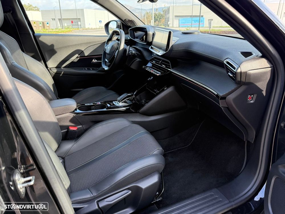 Peugeot 2008 1.2 PureTech GT Line EAT8 - 26