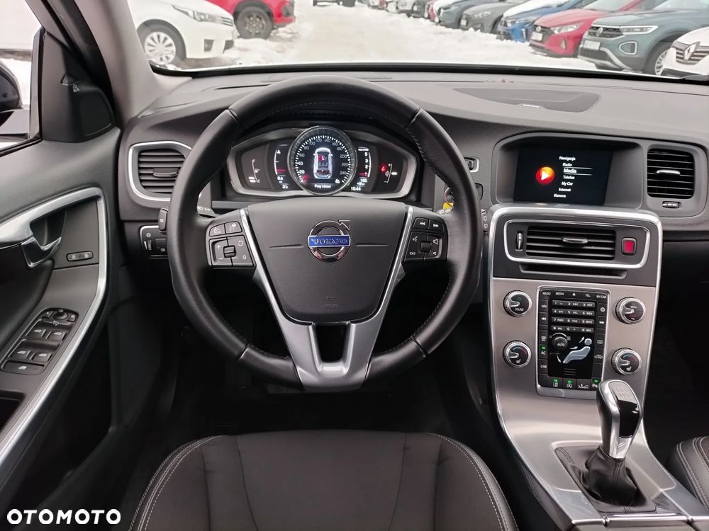 Volvo V60 Cross Country D3 Drive-E Momentum - 6