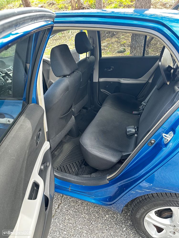 Toyota Yaris 1.0 VVT-i Sport - 27