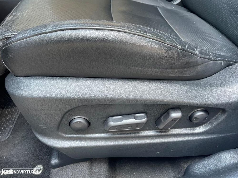 Kia Carens 1.7 CRDi ISG TX - 26