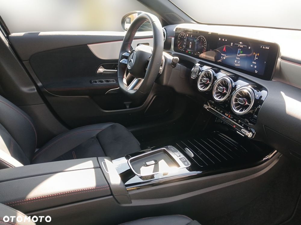 Mercedes-Benz Klasa A 250 e PHEV AMG Line 8G-DCT - 12