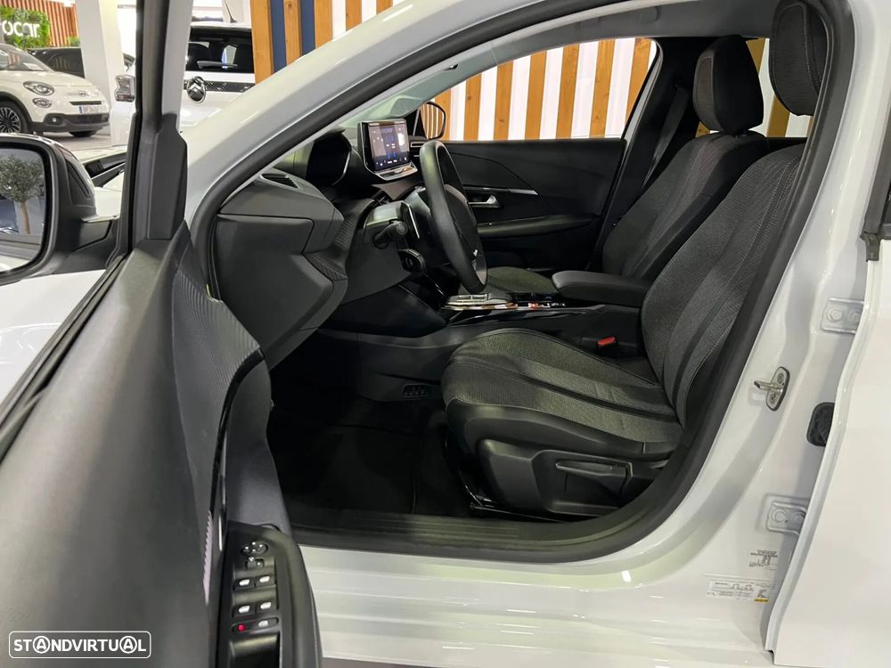 Peugeot 208 1.2 Hybrid Allure e-DCS6 - 9
