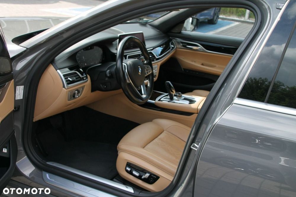 BMW Seria 7 740d xDrive - 19