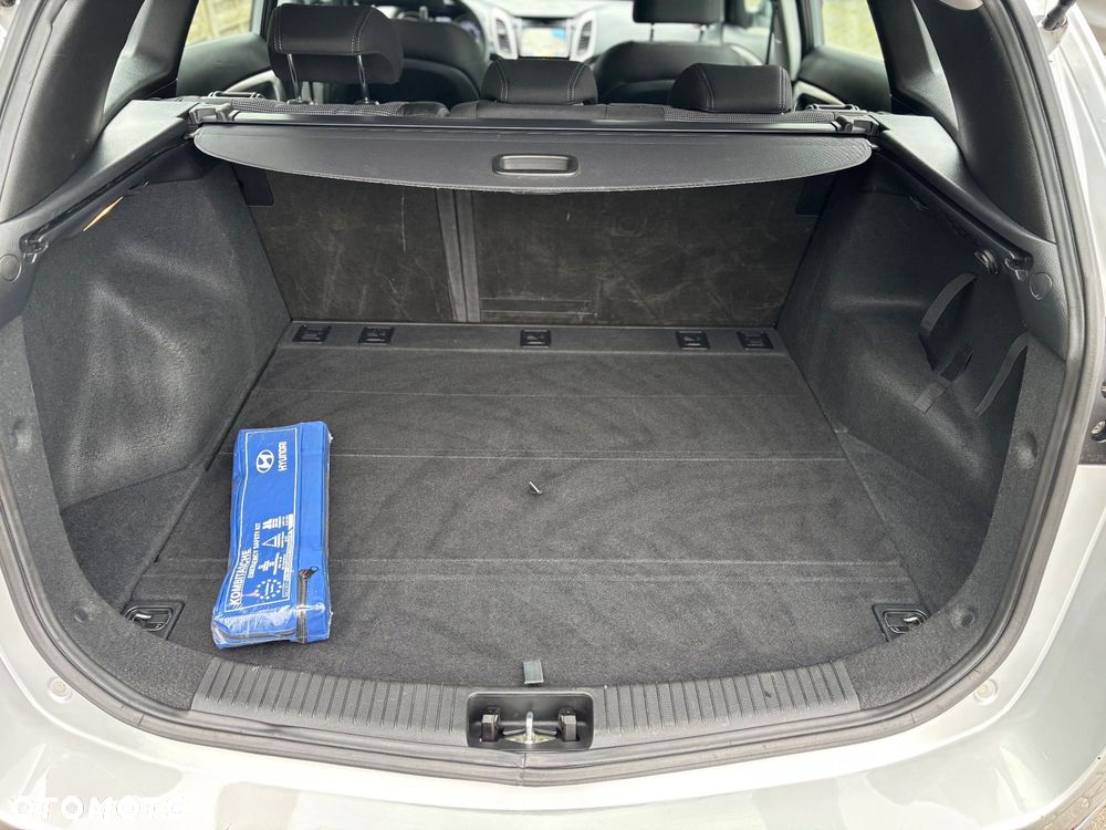 Hyundai i30 blue 1.6 CRDi Classic Navigation - 26