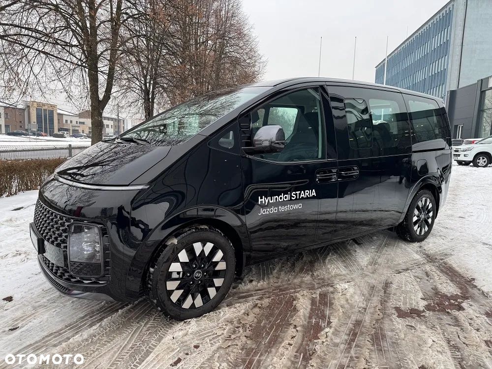 Hyundai Staria 1.6 T-GDI HEV Luxury - 3