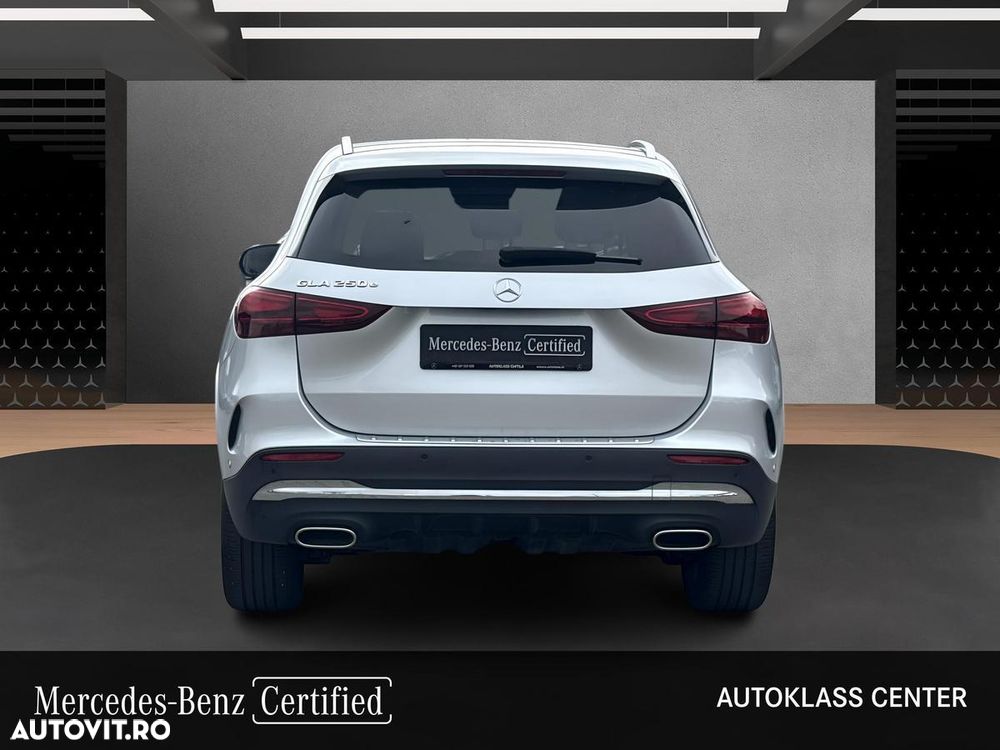 Mercedes-Benz GLA - 6