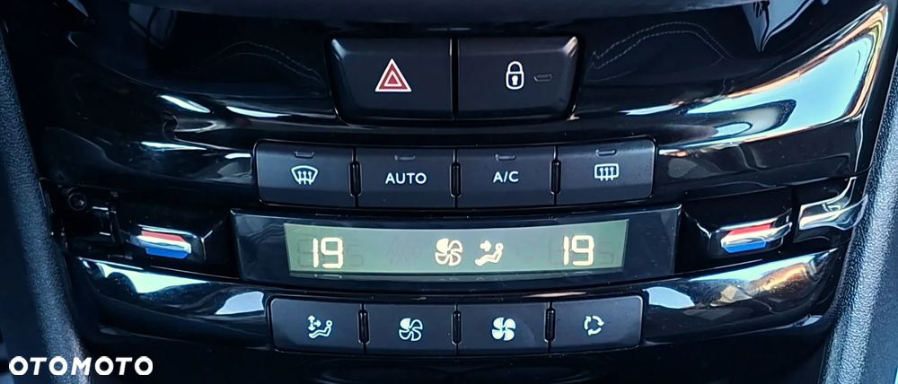Peugeot 2008 e-HDi FAP 115 STOP & START Business-Line - 19