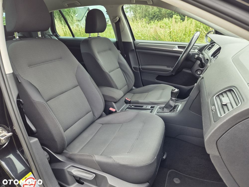 Volkswagen Golf - 6