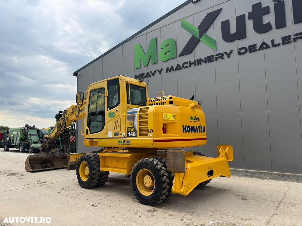 Komatsu PW148-8 Excavator pe Roti - 2