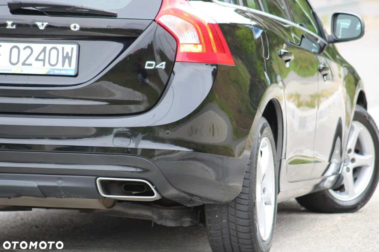 Volvo V60 D4 Summum - 32