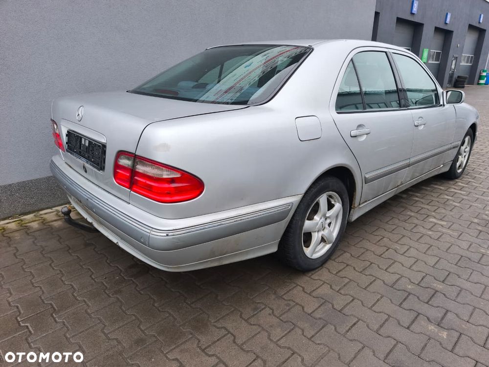 Mercedes-Benz Klasa E - 4