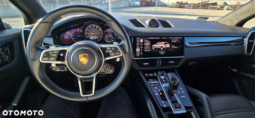 Porsche Cayenne Standard - 17