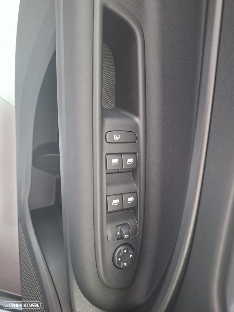 Jeep Avenger 1.2 e-Hybrid Black Edition DCT - 16