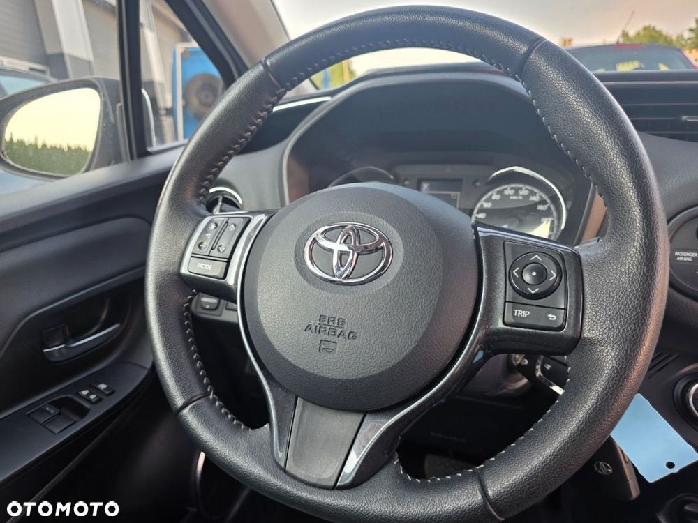 Toyota Yaris 1.5 VVT-i Y20 Team Deutschland - 12