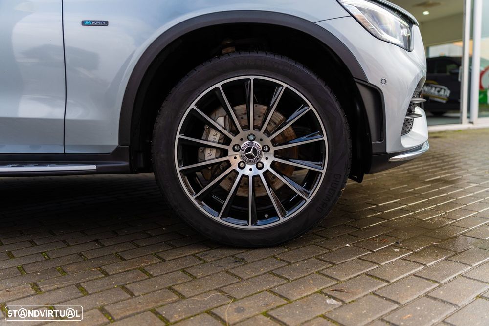 Mercedes-Benz GLC 300 e Coupe 4Matic 9G-TRONIC AMG Line - 37