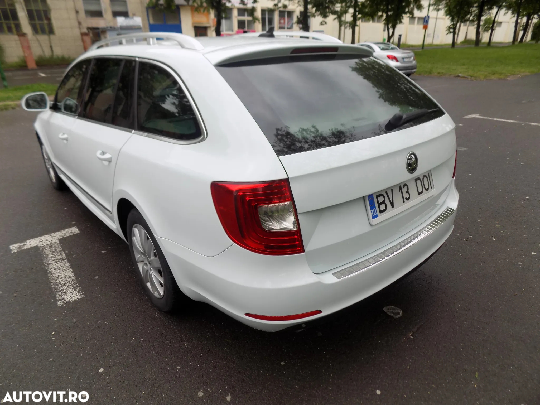 Skoda Superb Combi 2.0 TDI Elegance - 23