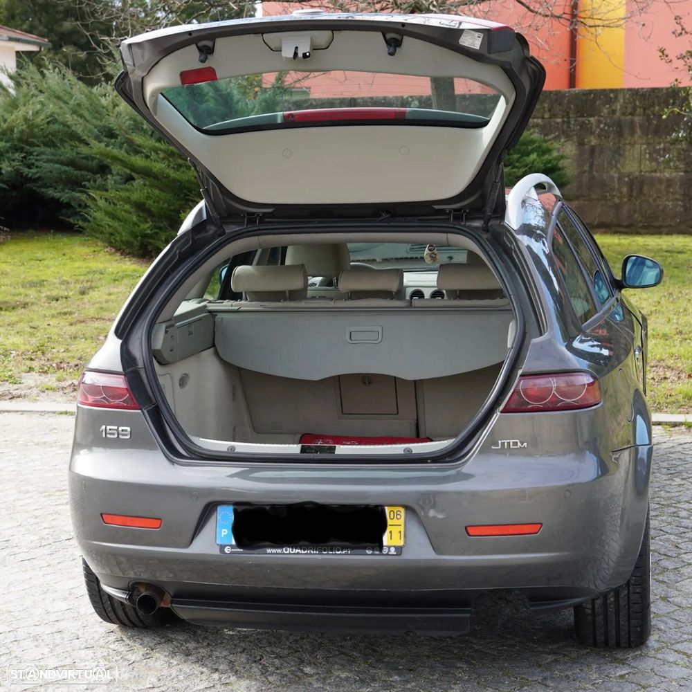 Alfa Romeo 159 Sportwagon 1.9 JTDm 16V Sportiva+ - 26