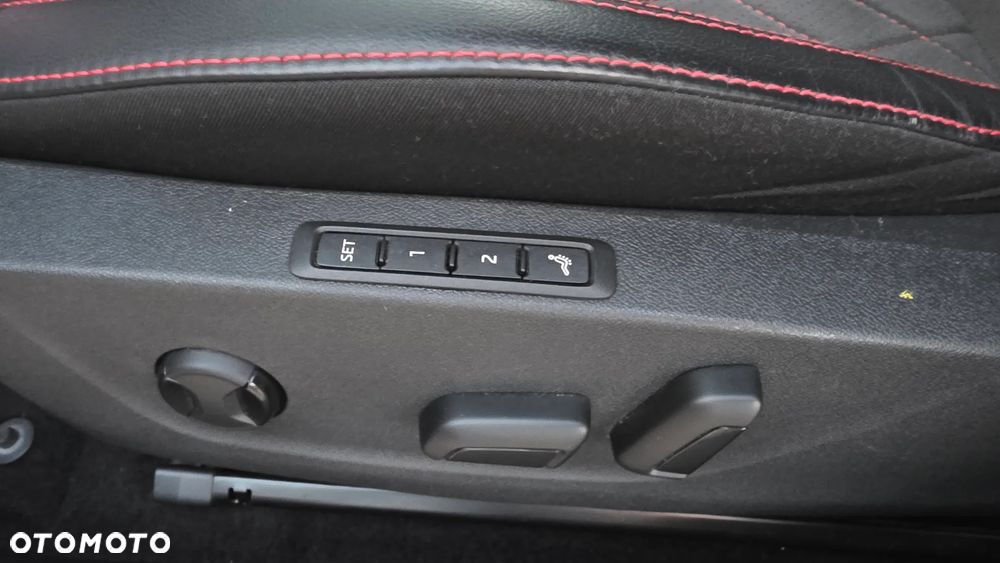 Skoda Octavia 2.0 TSI RS 245 - 27