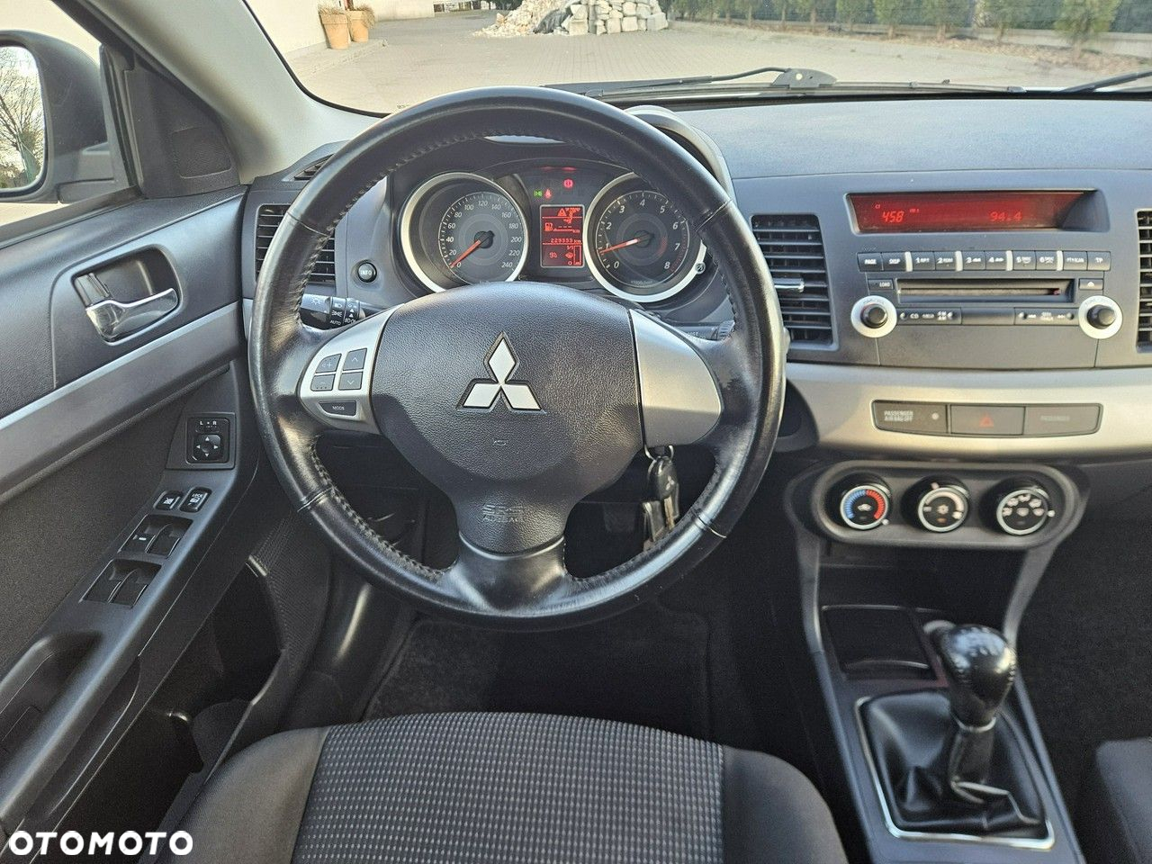Mitsubishi Lancer 1.5 Inform - 25