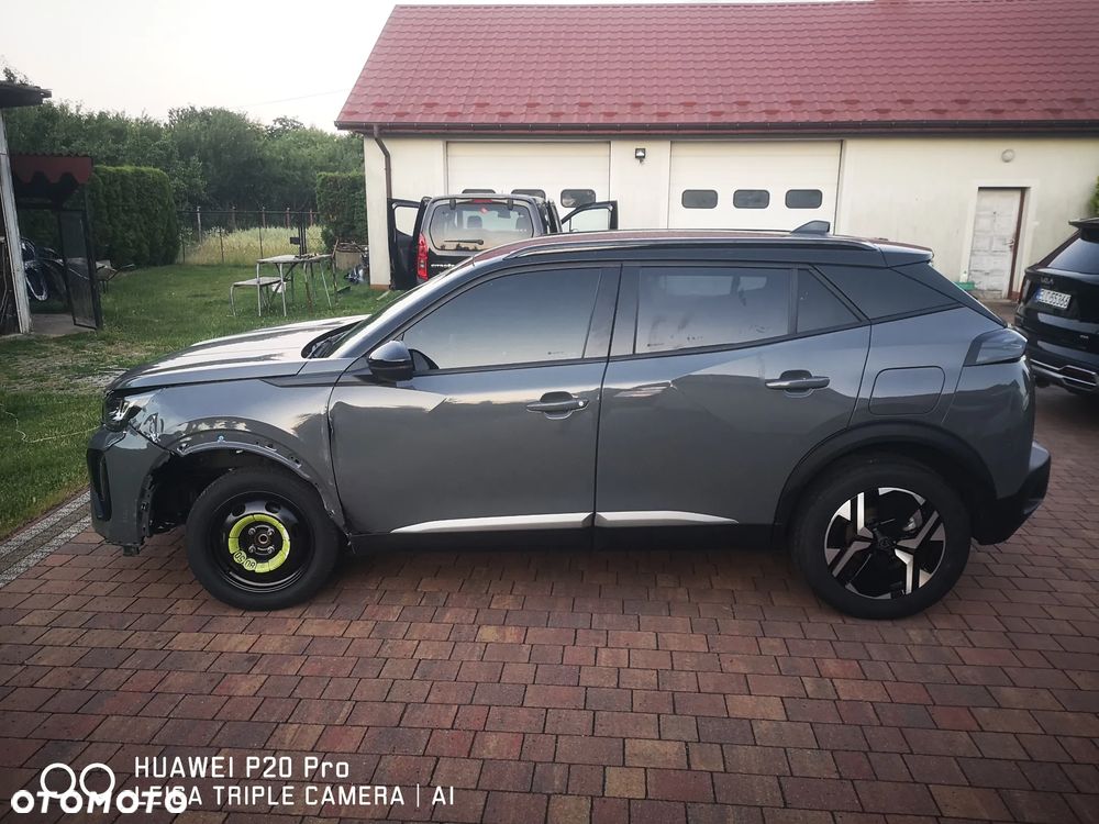 Peugeot 2008 PureTech 100 Allure S&S BVM6 - 23