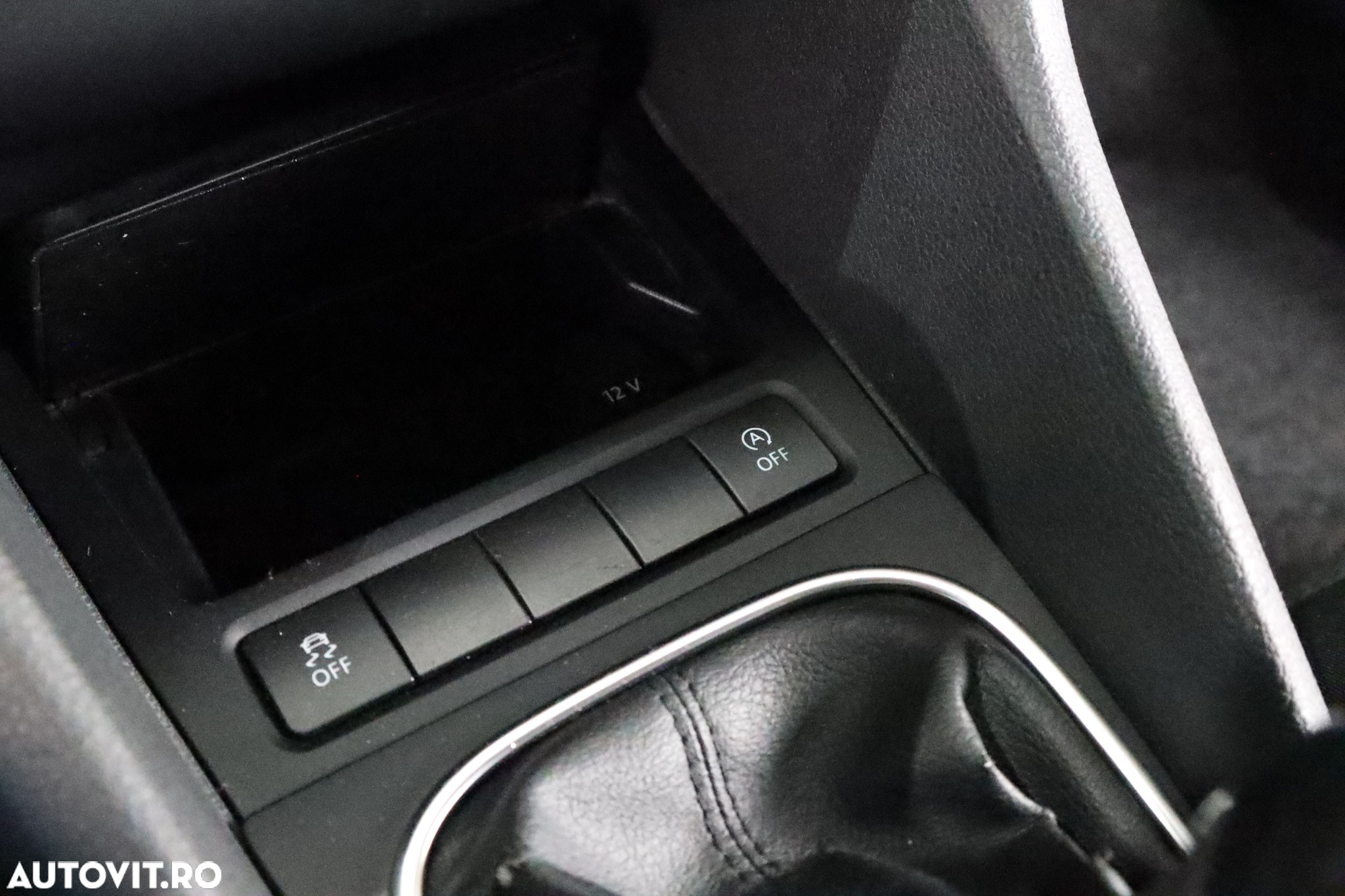 Volkswagen Golf 1.6 TDI BlueMotion Technology DPF Comfortline - 8