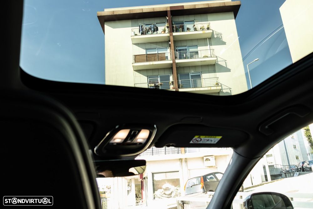 Volvo XC 60 2.0 B4 R-Design Geartronic - 19