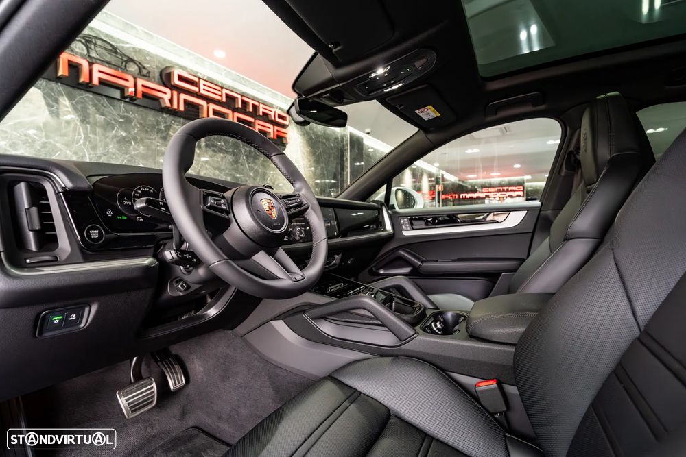 Porsche Cayenne Coupé E-Hybrid - 19