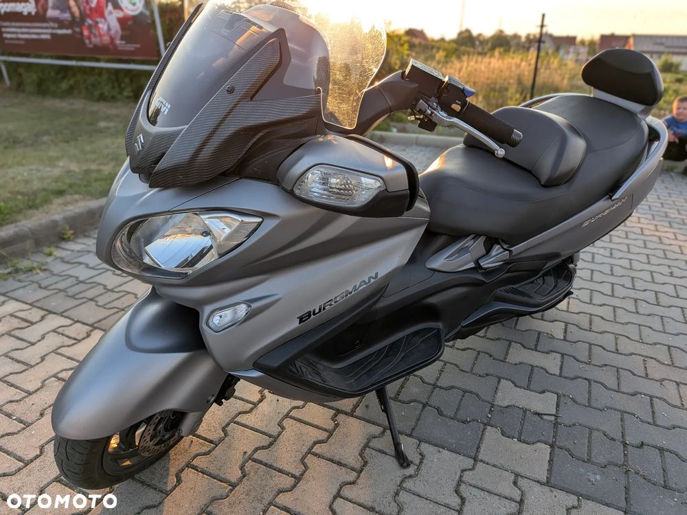 Suzuki Burgman - 13