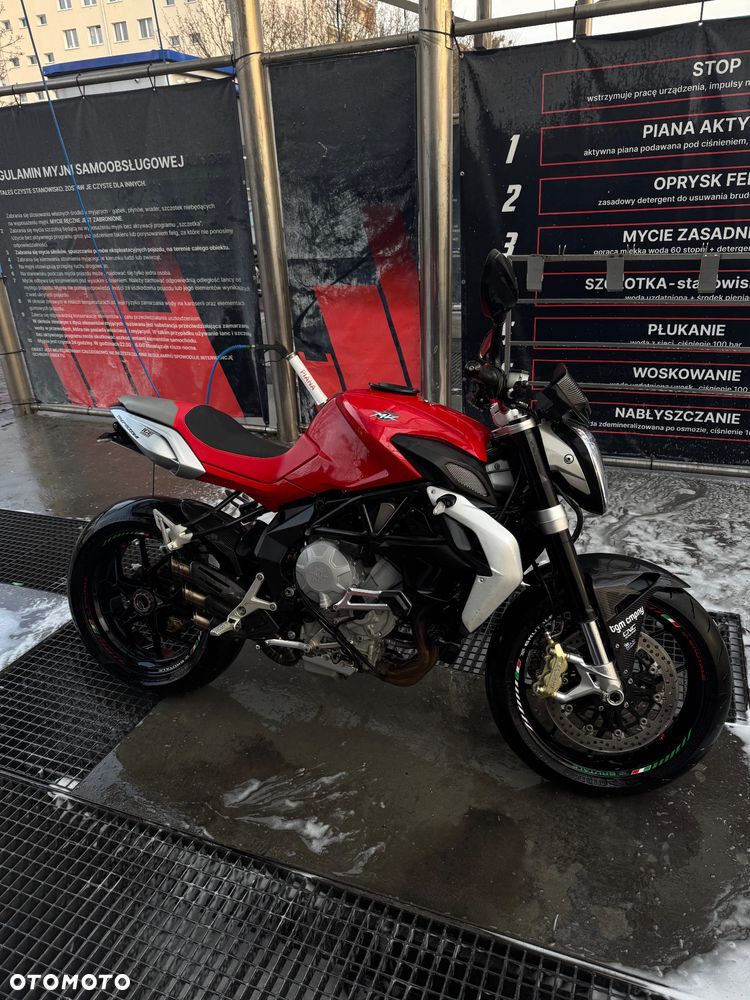 MV AGUSTA Brutale - 11