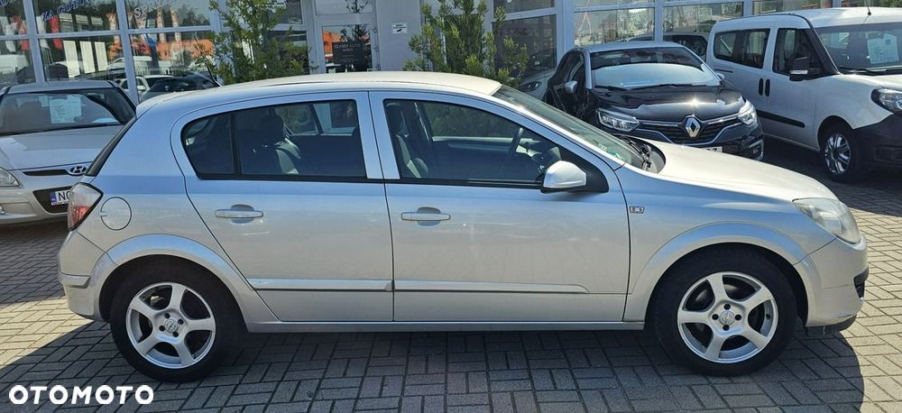 Opel Astra 1.6 Essentia Easytronic - 4