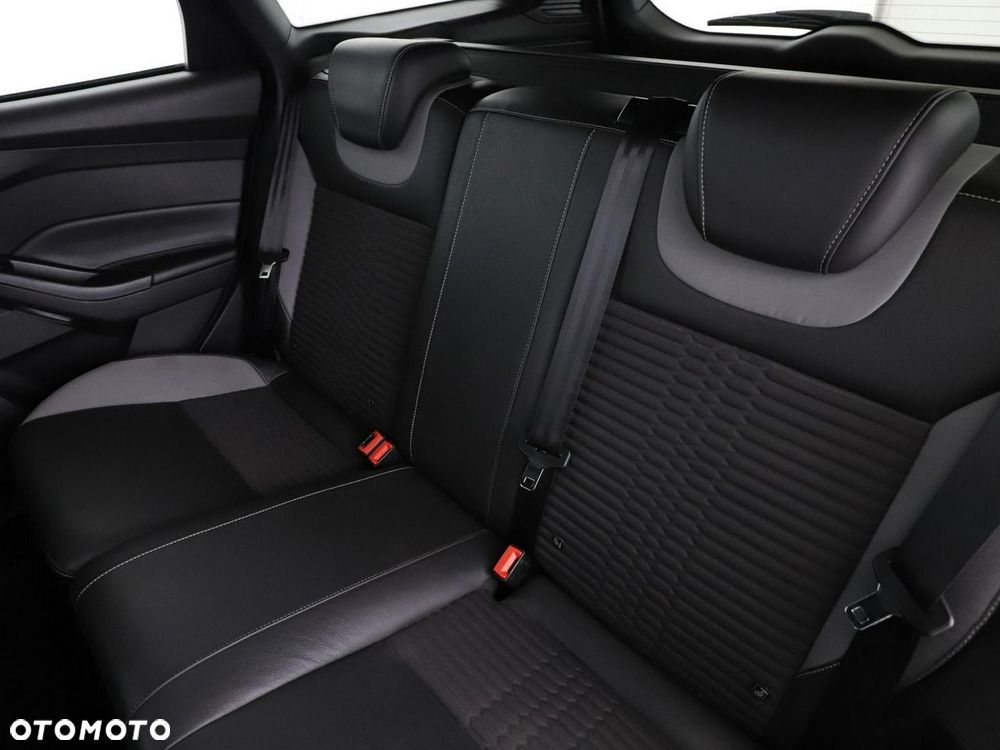 Ford Focus 2.0 EcoBoost ST - 18